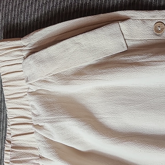 Button Sides Capris - Picture 8 of 10